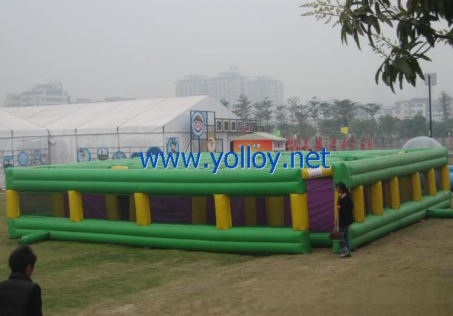 Large inflatable labyrinth for amusement party rental
