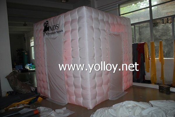Portable inflatable photo studio cube