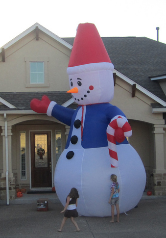 High snowman inflatable